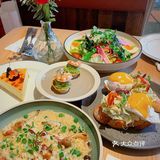 外摆用餐氛围感十足，超级适合约会的西餐厅