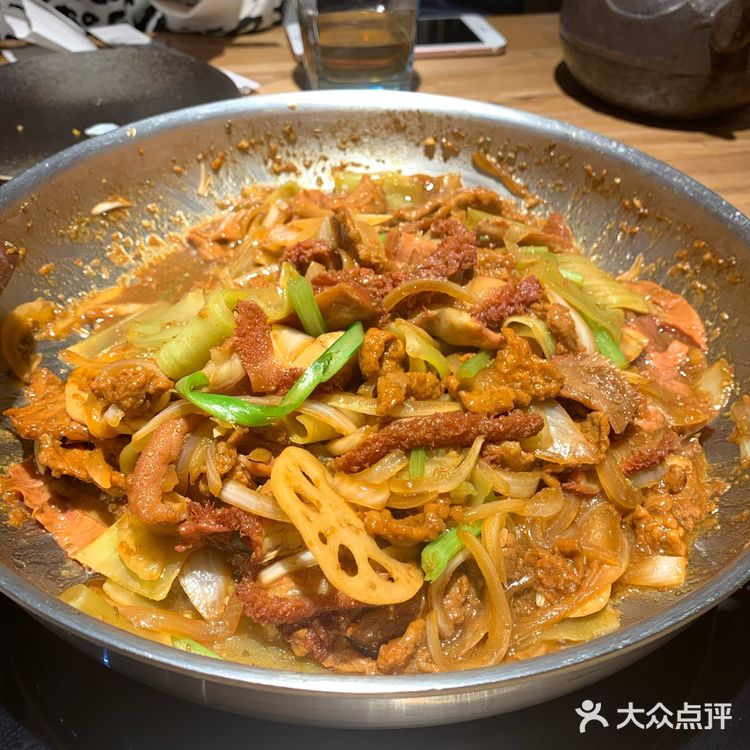 位置：龙湖天街四层，中间位置，比较好找，看评价不错就