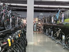 -迪卡侬(越秀公园店)