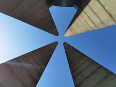 -唐山抗震纪念碑广场