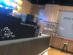 -瑞幸咖啡(纽宾凯酒店新华路店)