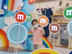 -m豆巧克力世界(上海世茂广场店)