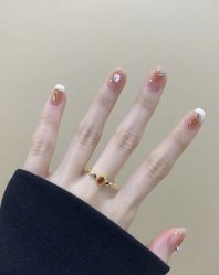 -初心纹眉洗眉·美睫专业店