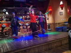 -老滇山寨•云南特色菜•地方菜•民族风情歌舞表演(金碧店)