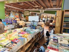 -新华书店(泉城路店)