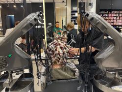 -HAIR CORNER