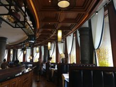 靠窗位-八府香鸭·啫啫煲(华山路店)