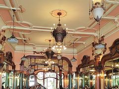 -Majestic Café