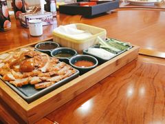 -园中园美食城