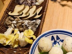 云南菌菇拼盘-洱火云南酸菜牛肉火锅(石景山当代商城店)