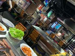 自助取餐区-马路牙子地桌烤肉(工体店)