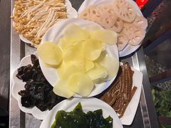 -二荆条·蜀鲜汇城市森林火锅