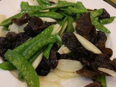 -闯关东东北农家菜(崂山石老人店)