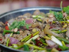 干锅带皮牛肉-古城苗家土菜馆(河景餐厅店)