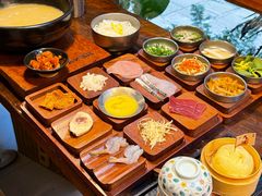 -银米·云南传统过桥米线(双廊黑金冠店)