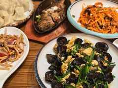 -东来菜馆•手抓海鲜家常菜•海鲜锅贴