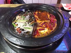 宽板凳菌汤鸳鸯锅底-宽板凳老灶火锅(南礼士路店)