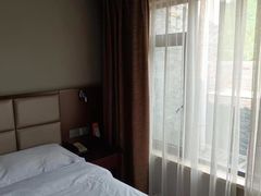 -铂逸梦秦酒店(横店梦幻谷店)