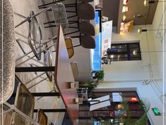 -Fridi Patisserie Cafe