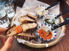 三种酱配酸面包-Mesa Madre梅萨妈妈·Bintana(国贸店)