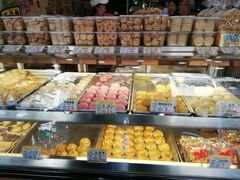面包甜点陈列柜-赞记龙凤礼饼(广州市二宫向群宾馆店)