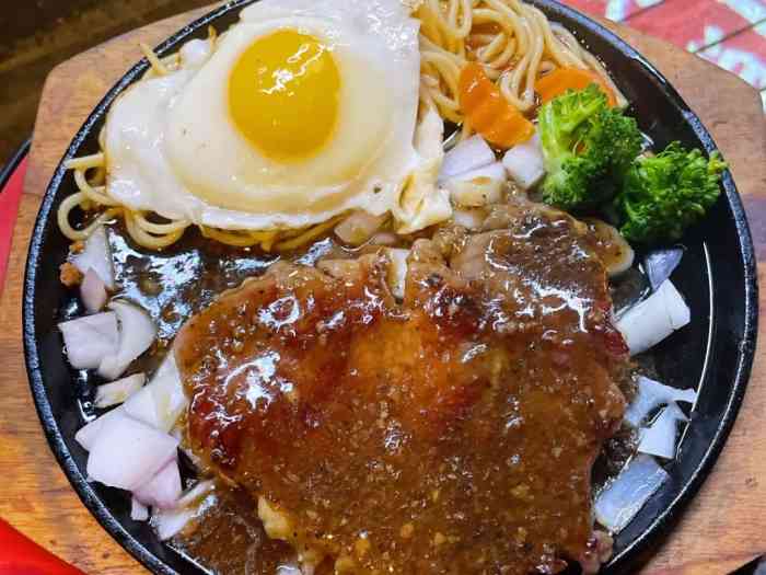 地摊牛排-"[薄荷]环境:店内空间有限,一般只有排."-大众点评移动版