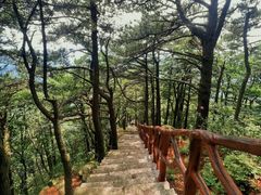 -罗田薄刀峰风景区