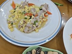 -鹤乡东北菜(崮山路店)