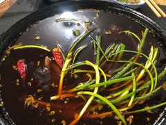 红汤锅底-石灰市毛记烧鸡公(解放碑店)