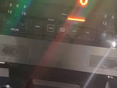 -格易美游泳馆健身房(新昆仑店)