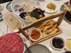 -洪氏嗨捞·广东猪肚鸡·椰子鸡火锅(西咸万象城店)