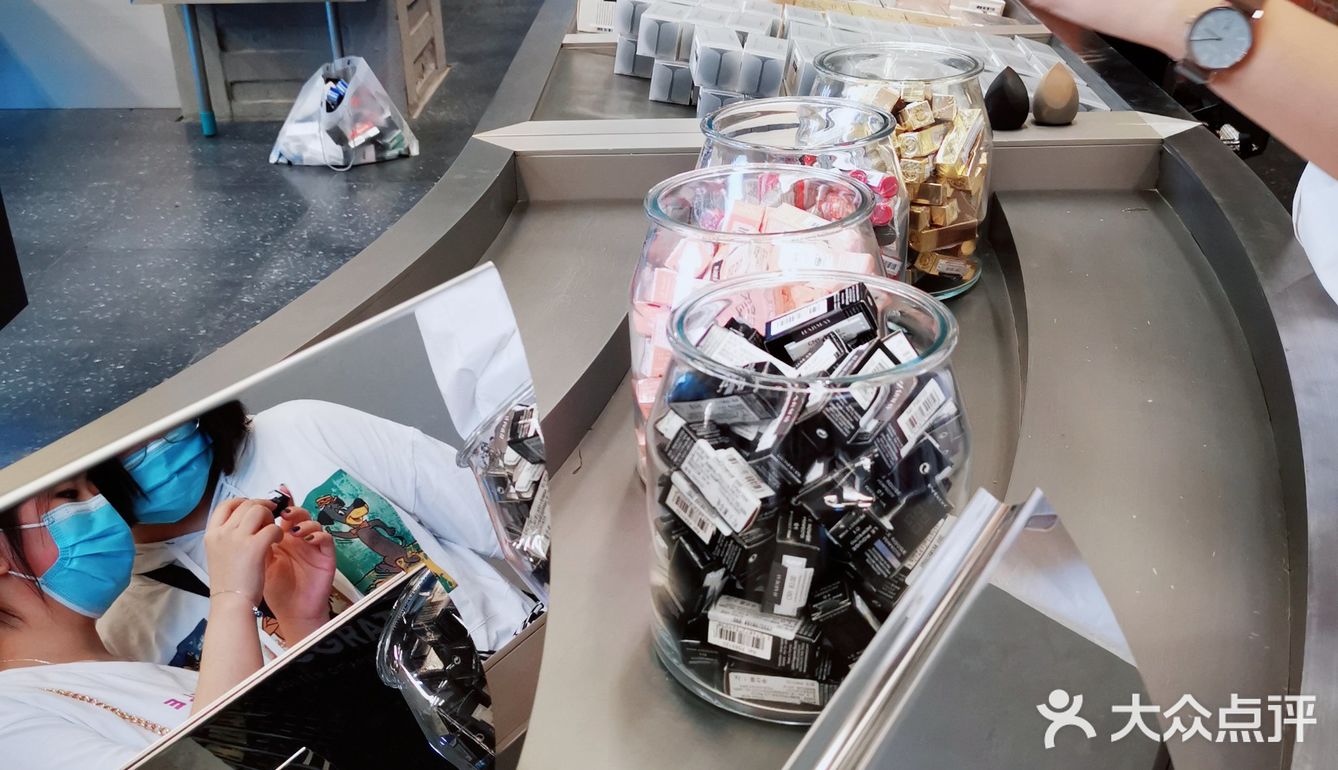 屯里新晋时尚网红美妆品牌店打卡咯～