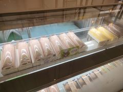 -顶东面包花园·生日蛋糕(世博店)