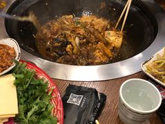 -万里闯关东铁锅炖菜馆(高新旗舰店)