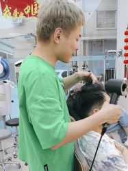 点击看大图 -东时烫染造型·Hair Salon