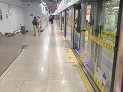 -龙溪路(地铁站)