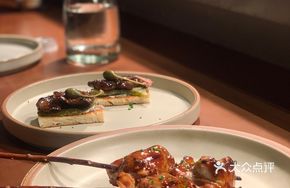 Grilled American Pork Shoulder Skewers with Fragrant Green Grapes