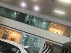 -弘仁宝佳比亚迪4S店(宝山旗舰店)