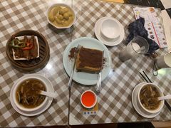 -新大咀港式茶餐厅(宝山万达店)