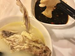 -鲜入围煮花胶鸡海鲜火锅