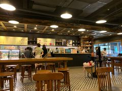 大堂-星巴克臻选(青岛麦凯乐分店)