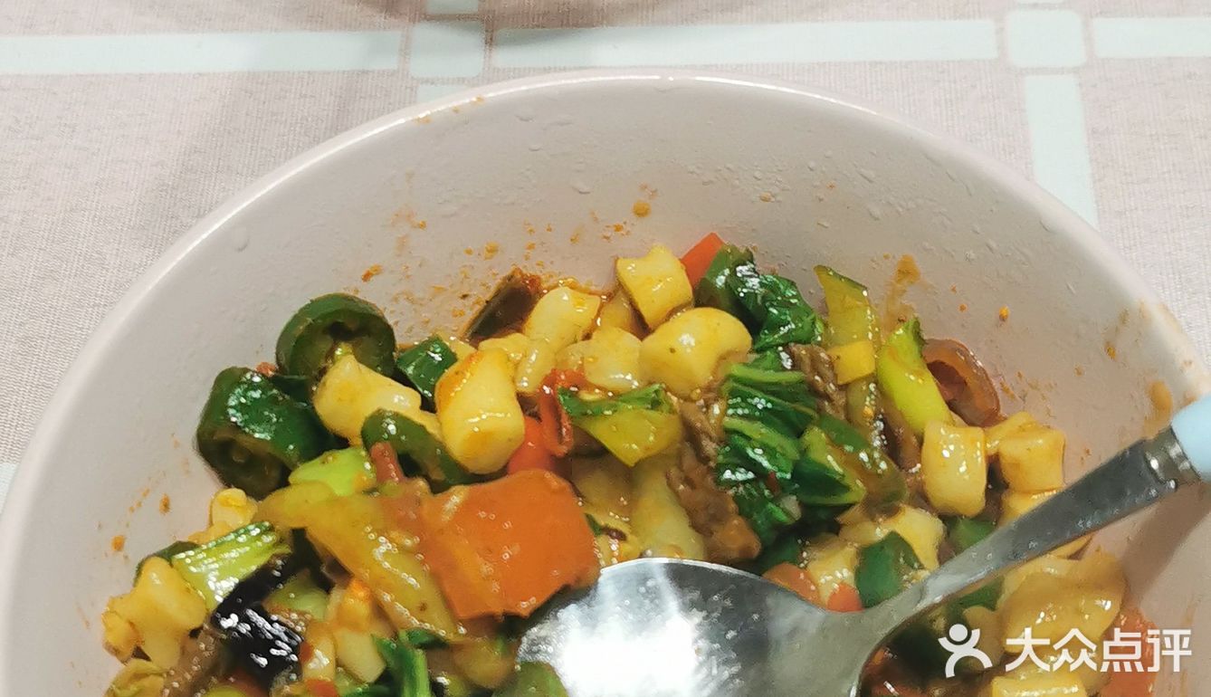 因为是北方人，会做北方面食，自己做的丁丁炒面