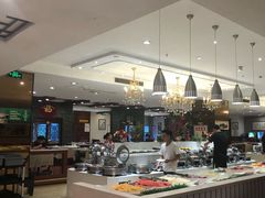 自助取餐区-泉福居酱骨头自助广场(南大街商业步行街店)
