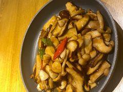 橄榄油三种蘑菇-山丹丹西北菜(金贸大厦店)