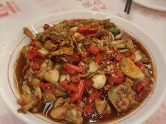 馋嘴蛙（中份）-堂瓦里·33年传统赣菜(第一街区店)