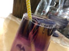 紫菠萝蝶豆花白茶气泡汁-The Rug Cafe(王府中环店)