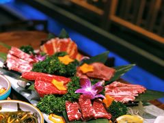 黑牛六拼-明洞阿姨·韩式酱蟹烤肉·创意料理(三元桥店)