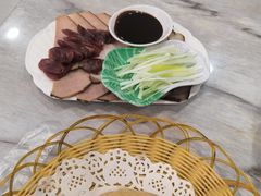 -李连贵熏肉美食酒楼(东市商贸店)