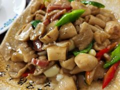 清炒白葱头-菌根香