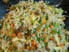 酸菜牛肉粒炒饭-张果佬年糕卷(科巷店)